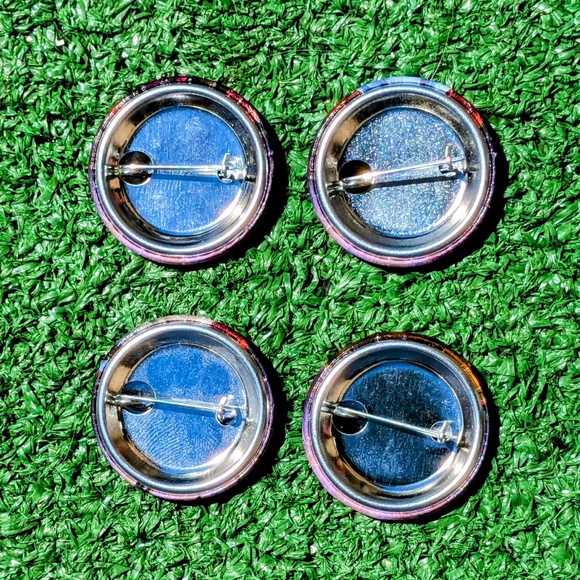 Disney Frozen Elsa/Anna/Kristoff/Sven 1 1/4"Button Pinback Lanyard Charm Set NOS - Picture 2 of 6